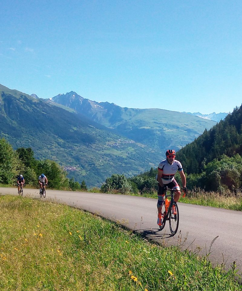 Stage cycliste dans les alpes